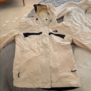 The North Face Women's White and Black Ski Jacket